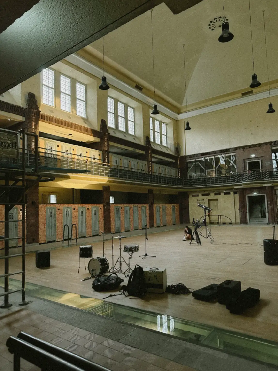 Bildidee: wir im Studio, am Set, unterwegs